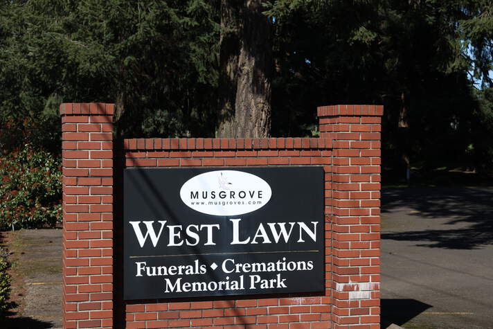 West Lawn Memorial Park, signage